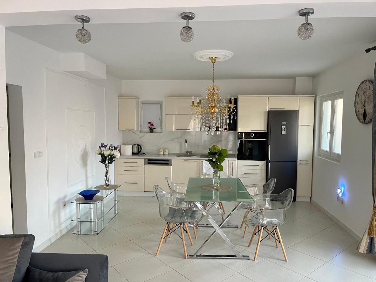 Apartmani Cirovic Luxury تْشيرسيك نوفي المظهر الخارجي الصورة